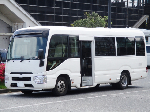 マイクロバス免許の種類と取得方法｜運転できる人数・車両総重量を解説